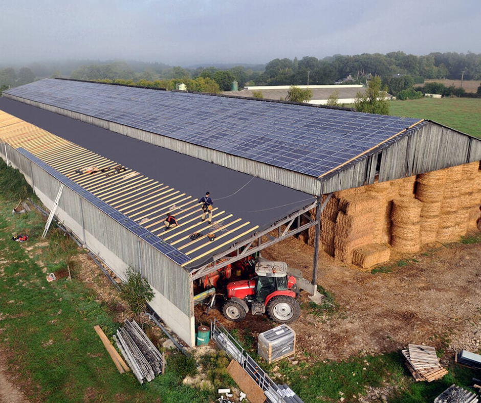 Panneaux photovoltaïques sur toiture professionnelle